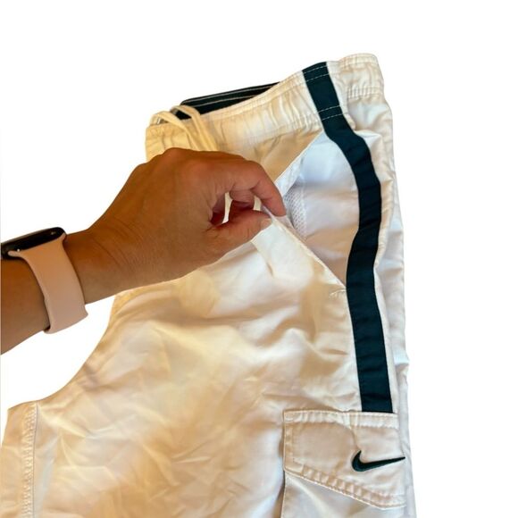 Nike White Swim Trunks Swim Shorts Men’s Size Small Mesh Lining And Pockets - Picture 5 of 10